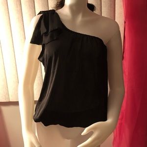 One shoulder blouse 🖤